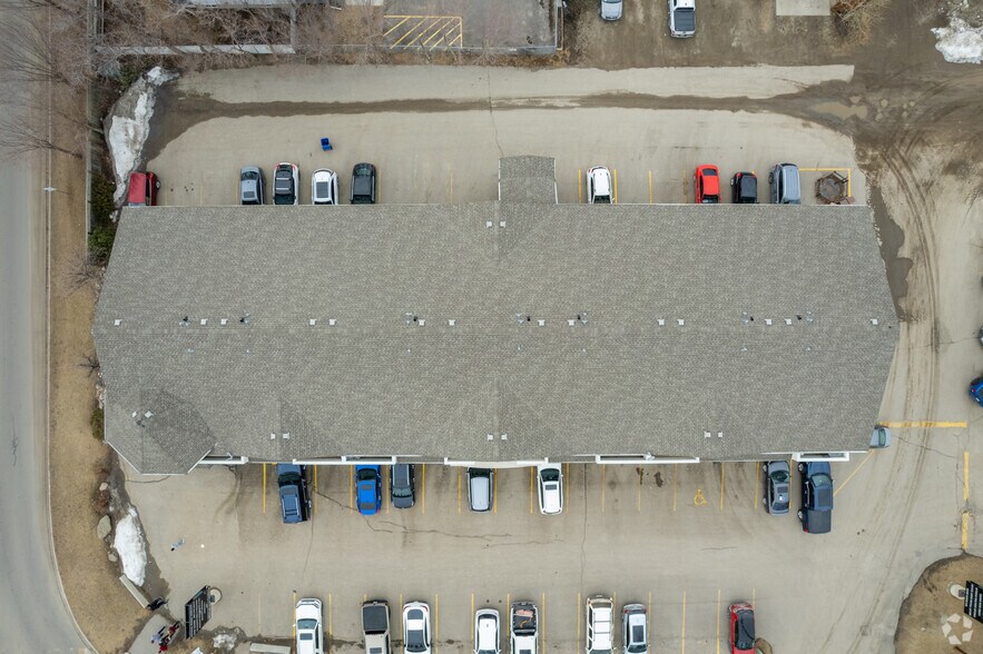 More Photos Of 95 Brent Blvd, Strathmore Storefront Retail Residential For Lease