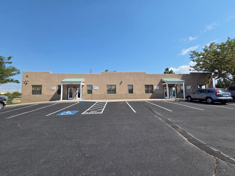 More Photos Of 3600 Rodeo Ln, Santa Fe Medical For Sale