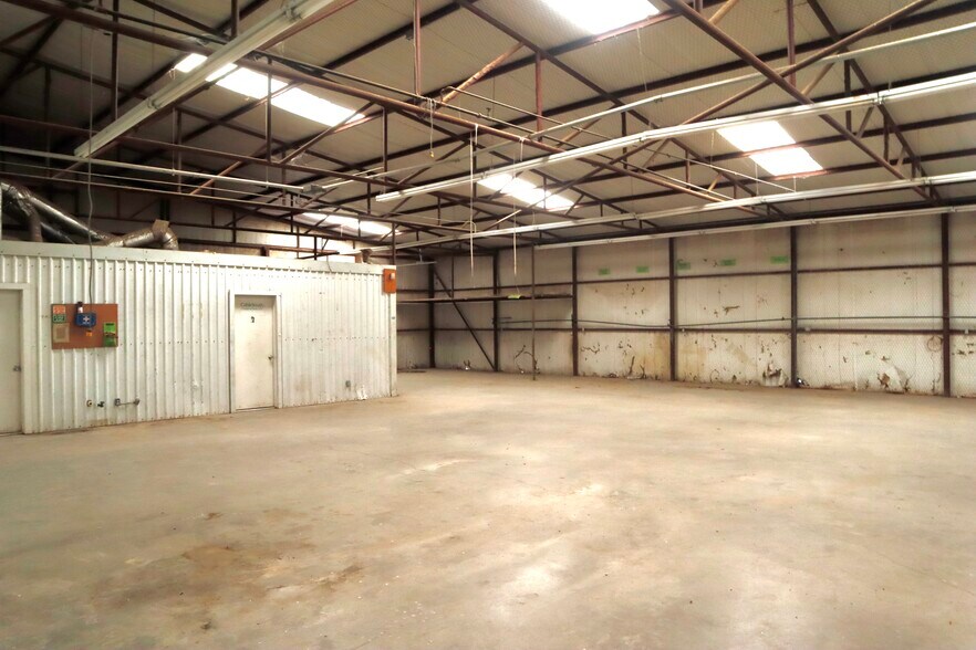 More Photos Of 3224 Industrial Dr, Wichita Falls Manufacturing For Lease
