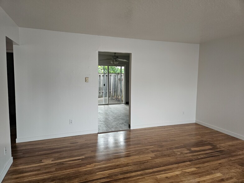 More Photos Of 12920 SE Powell Blvd, Portland Apartments For Sale