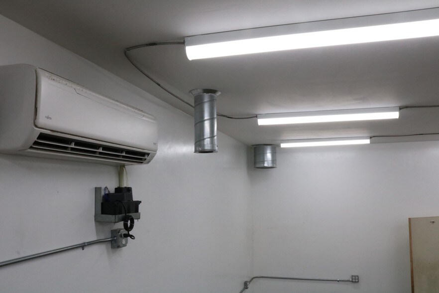 More Photos Of 7648 Lemon Ave, Lemon Grove Manufacturing For Lease