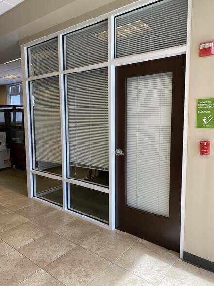 More Photos Of 7750 N Wickham Rd, Melbourne Bank For Lease