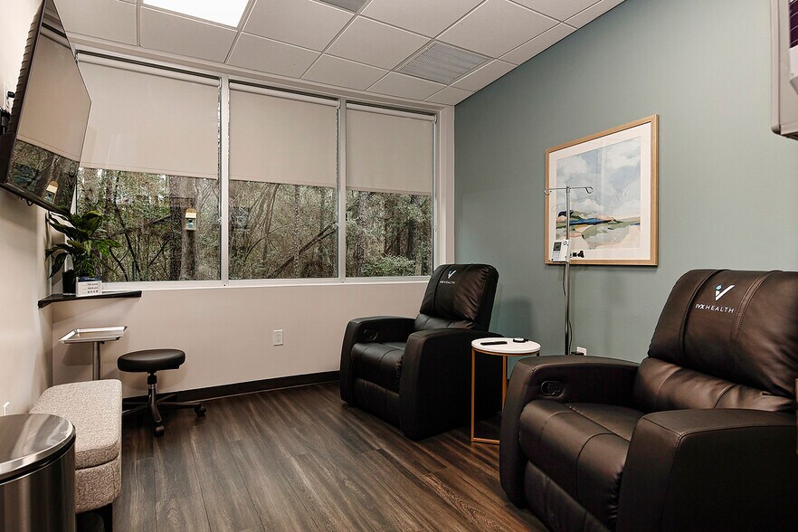 More Photos Of 114 Vision Park Blvd, Shenandoah Office For Sale