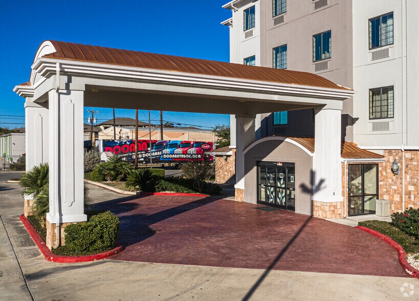 More Photos Of 5042 Beckwith Blvd, San Antonio Hotel For Sale