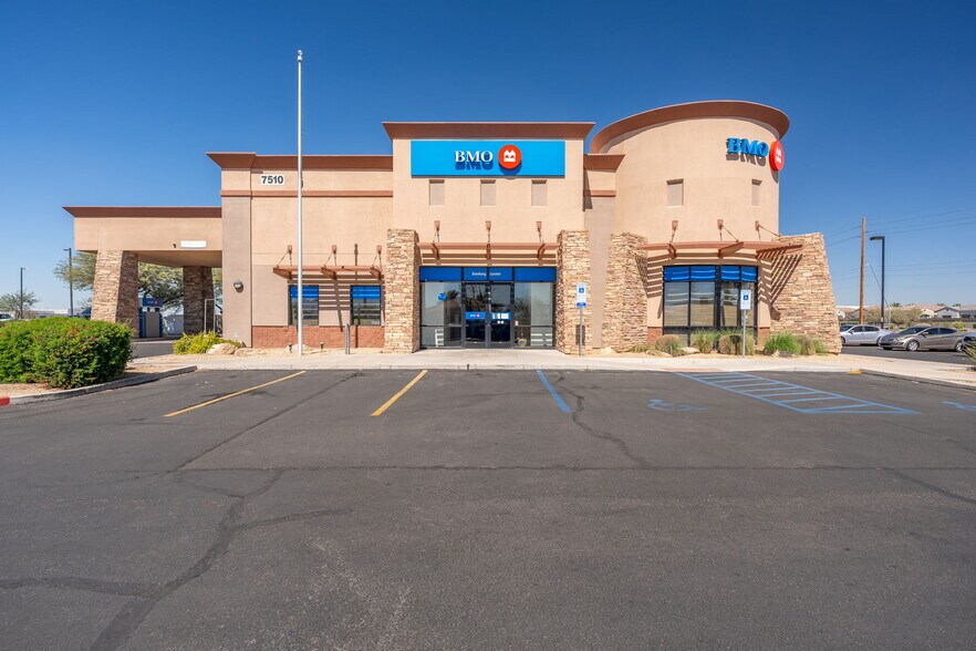 More Photos Of 7510 W Lower Buckeye Rd, Phoenix Freestanding For Lease