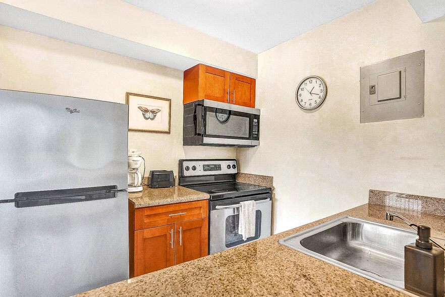 More Photos Of 3226 NE 12th St, Pompano Beach Apartments For Sale