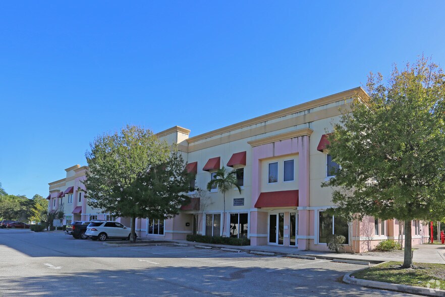 More Photos Of 4050 Westgate Ave, West Palm Beach Showroom For Lease