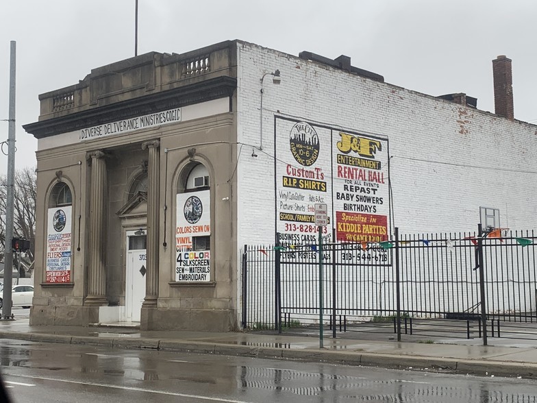 Primary Photo Of 3703 Fenkell St, Detroit Office For Sale