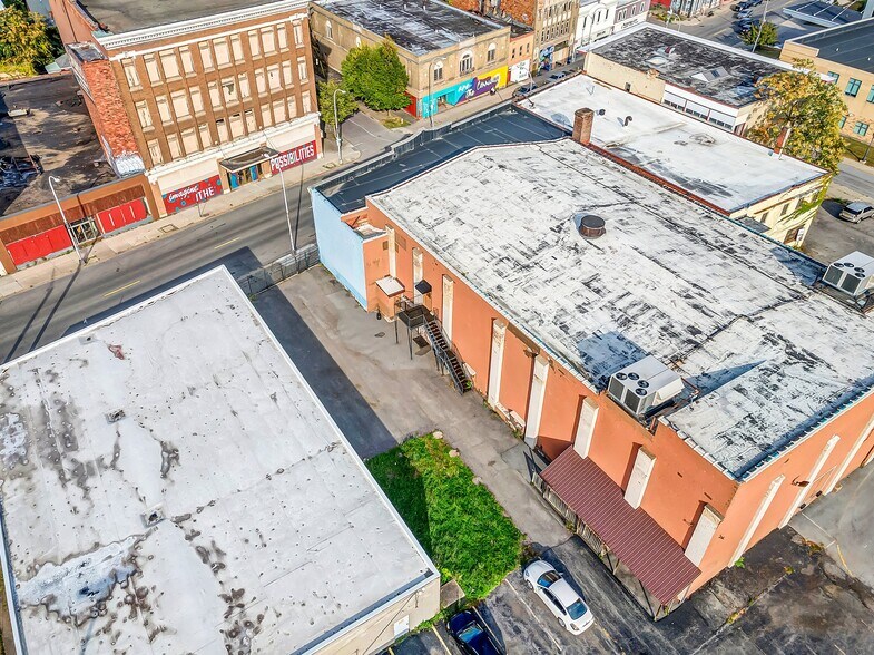 More Photos Of 1711 Main St, Niagara Falls Sports And Entertainment For Sale