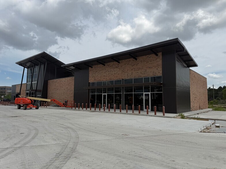 More Photos Of 1220 Rankin Rd, Houston General Retail For Lease