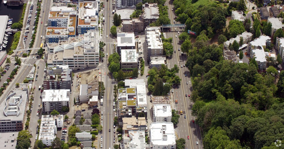 More Photos Of 1600 Dexter Ave N, Seattle Apartments For Lease