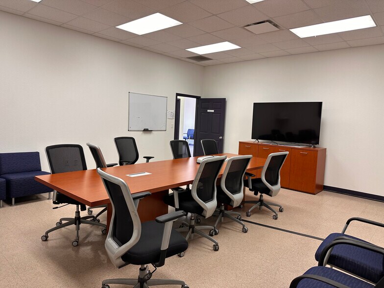 More Photos Of 5718 N County Road 1287, Midland Warehouse For Lease