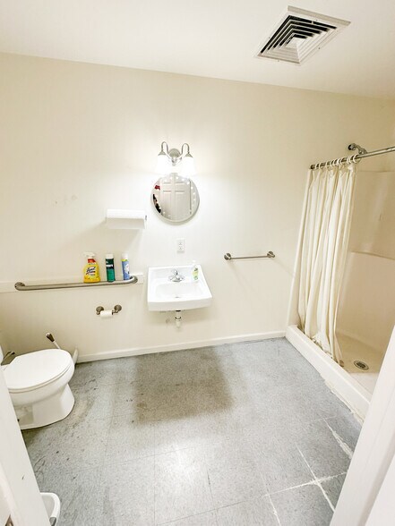 More Photos Of 121 Rental Ln, Grasonville Light Distribution For Lease