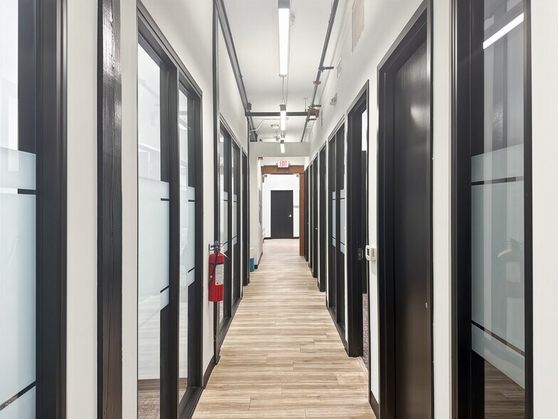 More Photos Of 101-167 N Old Woodward Ave, Birmingham Coworking Space