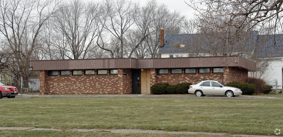 More Photos Of 1930 Reid Ave, Lorain Medical For Sale
