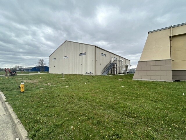 More Photos Of 10501 Success Ln, Dayton Office For Sale