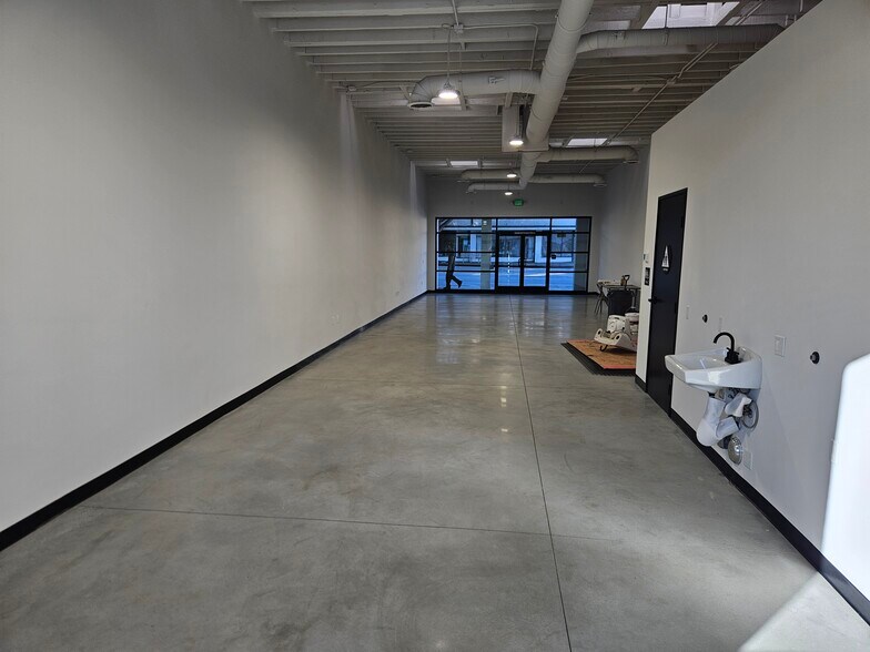 More Photos Of 2490-2498 E Colorado Blvd, Pasadena Storefront For Lease