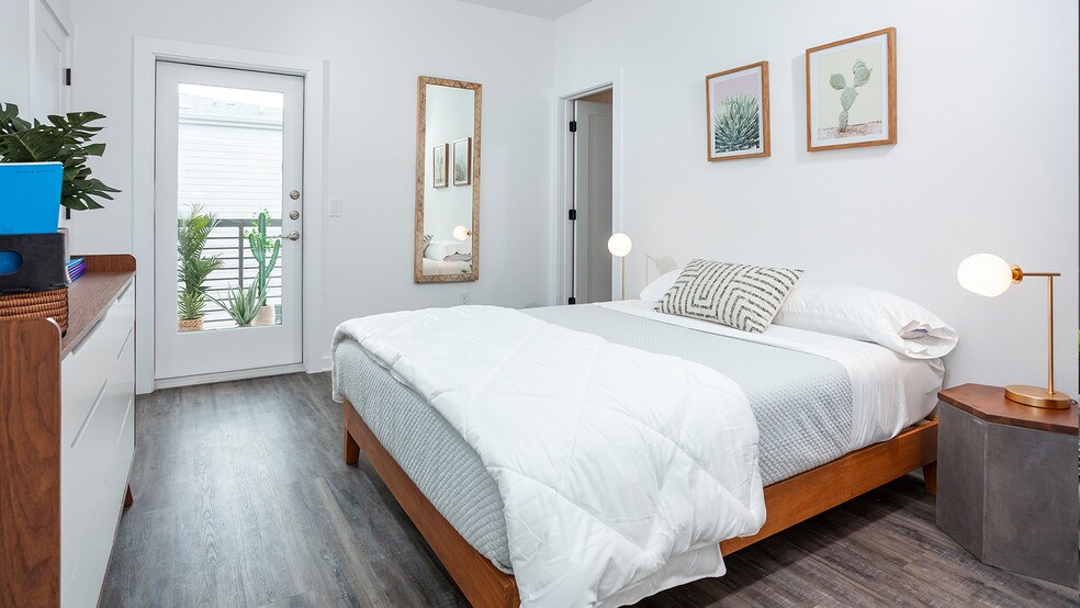 More Photos Of 5924 S Congress Ave, Austin Apartments For Sale