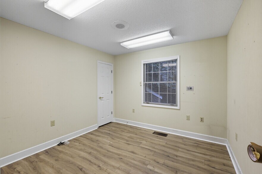 More Photos Of 224 Shallowford Rd NW, Gainesville Medical For Lease