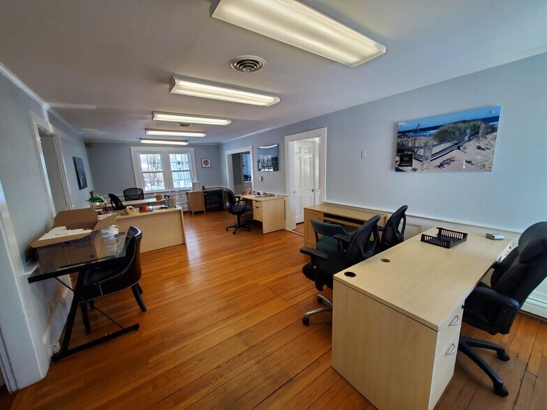 More Photos Of 476 MA-28, Harwich Port Office For Sale