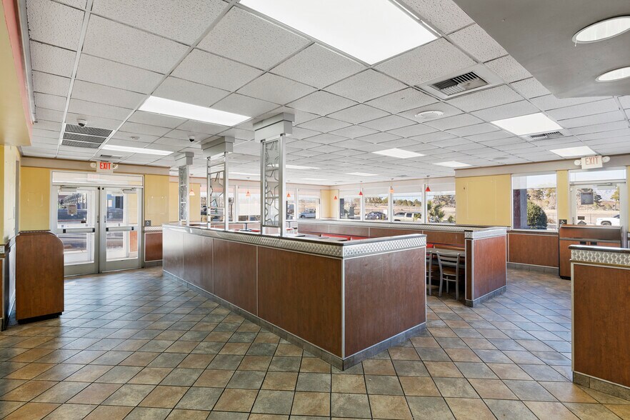 More Photos Of 607 W Craig Rd, North Las Vegas Fast Food For Sale