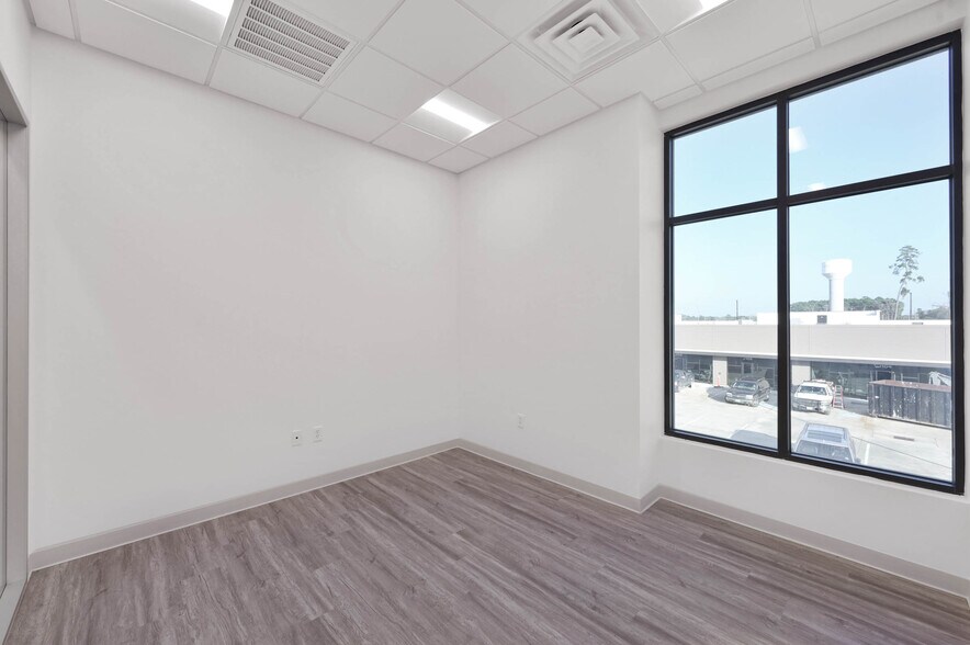 More Photos Of 24527 Gosling Rd, Spring Flex For Lease