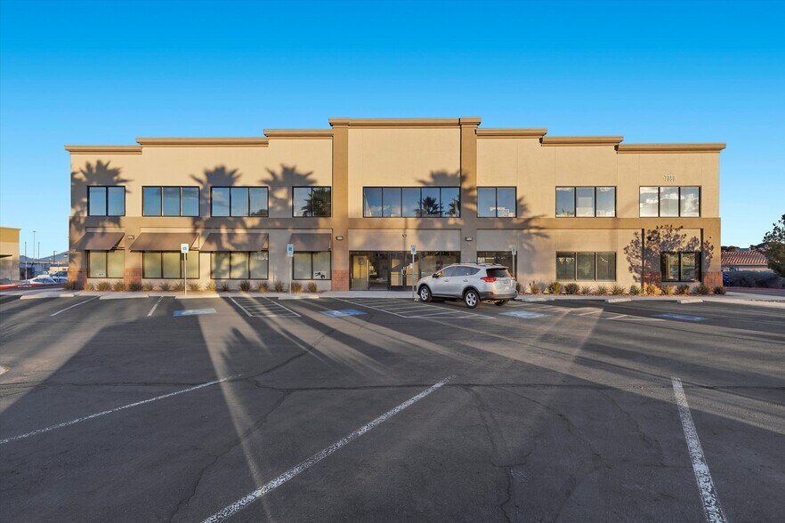 More Photos Of 7080 La Cienega St, Las Vegas Office For Sale