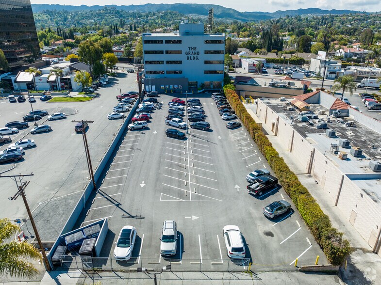 More Photos Of 18345 Ventura Blvd, Tarzana Office For Lease