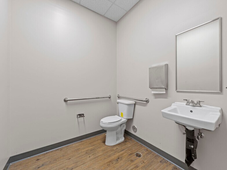 More Photos Of 731-745 Shotgun Rd, Sunrise Light Distribution For Sale