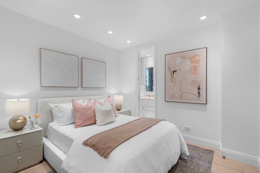 More Photos Of 255 Royal Poinciana Way, Palm Beach Storefront Retail Residential For Sale