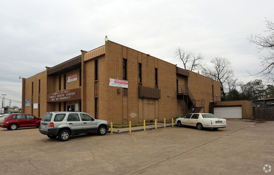 Primary Photo Of 4000 Fulton St, Houston Medical For Sale