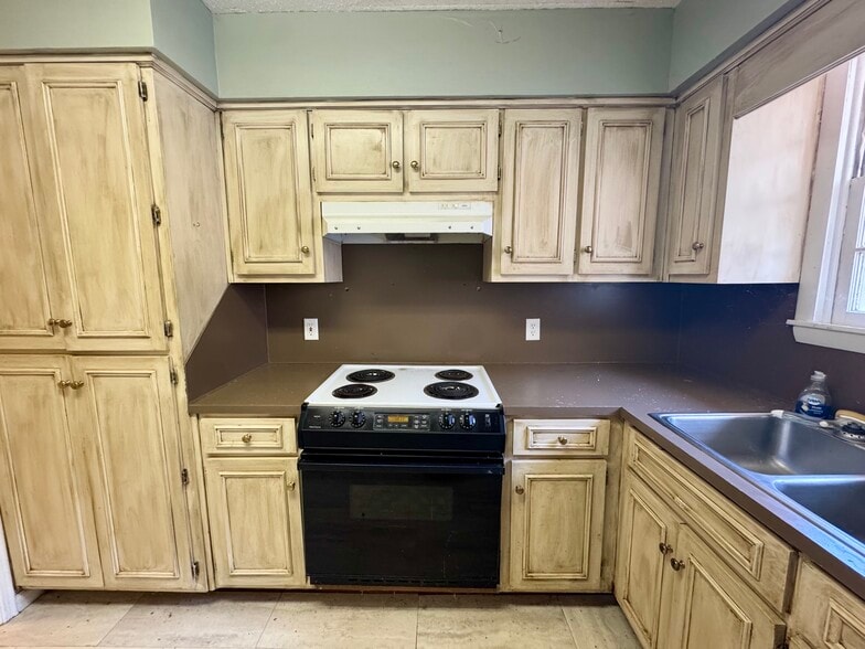 More Photos Of 245 W Bonacre Rd, Cataula Religious Facility For Sale