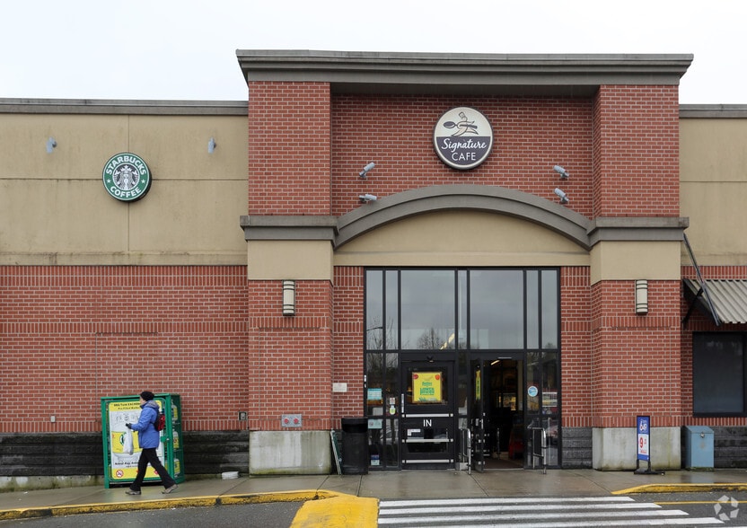 More Photos Of 800 McBride Blvd, New Westminster Supermarket For Lease