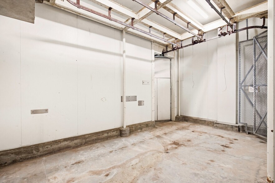 More Photos Of 1908 Water Level Rd, Somerset Specialty For Sale