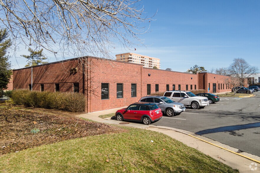 More Photos Of 2751 Prosperity Ave, Merrifield Unknown For Lease
