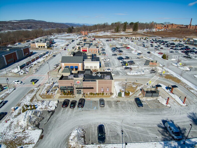 More Photos Of 18 Winslow Gate Rd, Poughkeepsie Fast Food For Sale