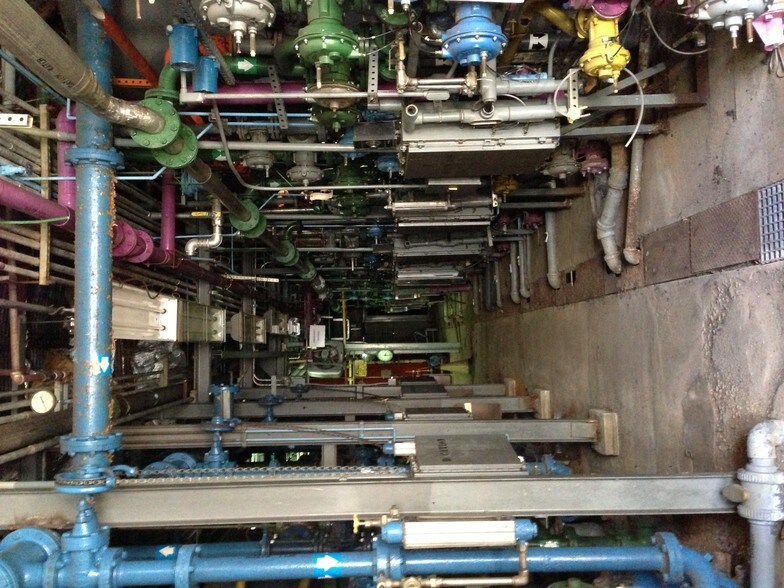 More Photos Of 157 Columbia St, Lee Warehouse For Sale