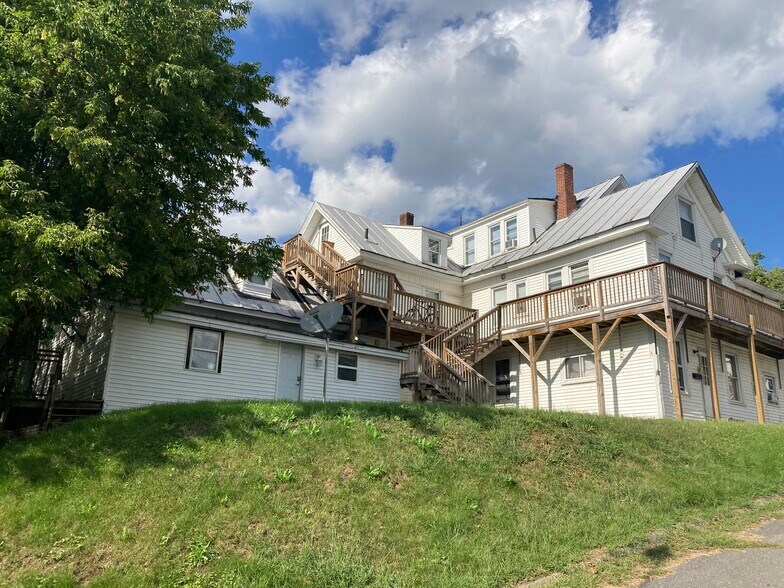 More Photos Of 14 Cedar St, Skowhegan Apartments For Sale