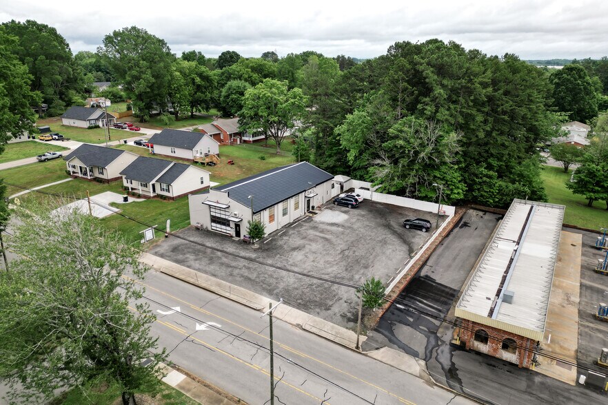 More Photos Of 1008 N Main St, China Grove Warehouse For Sale