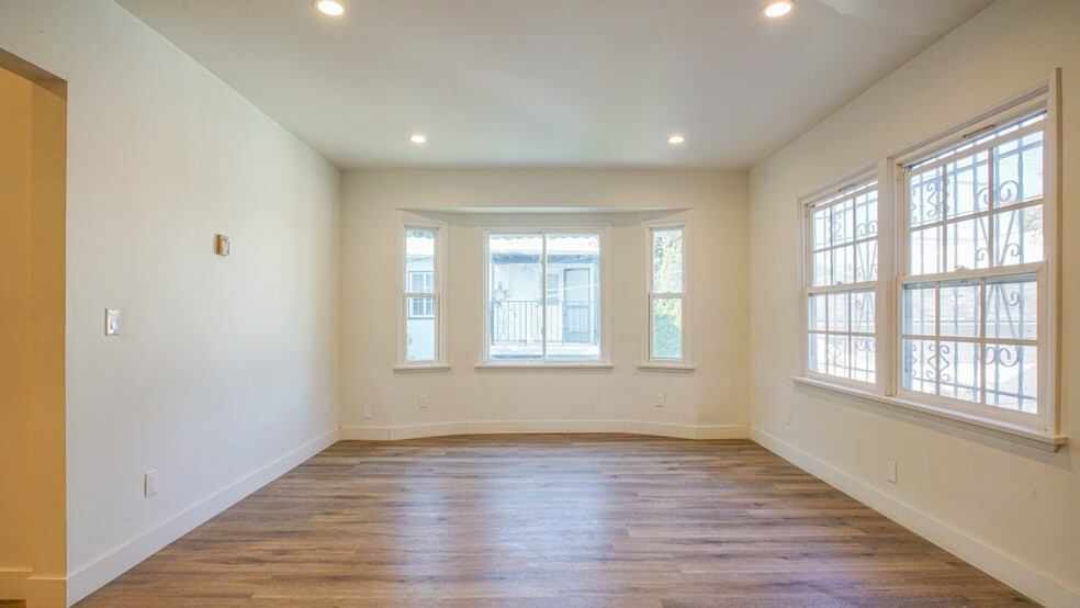 More Photos Of 6112-6114 Saturn St, Los Angeles Apartments For Sale