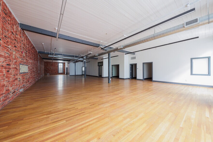 More Photos Of 103-105 E 5th St, Austin Loft Creative Space For Sale