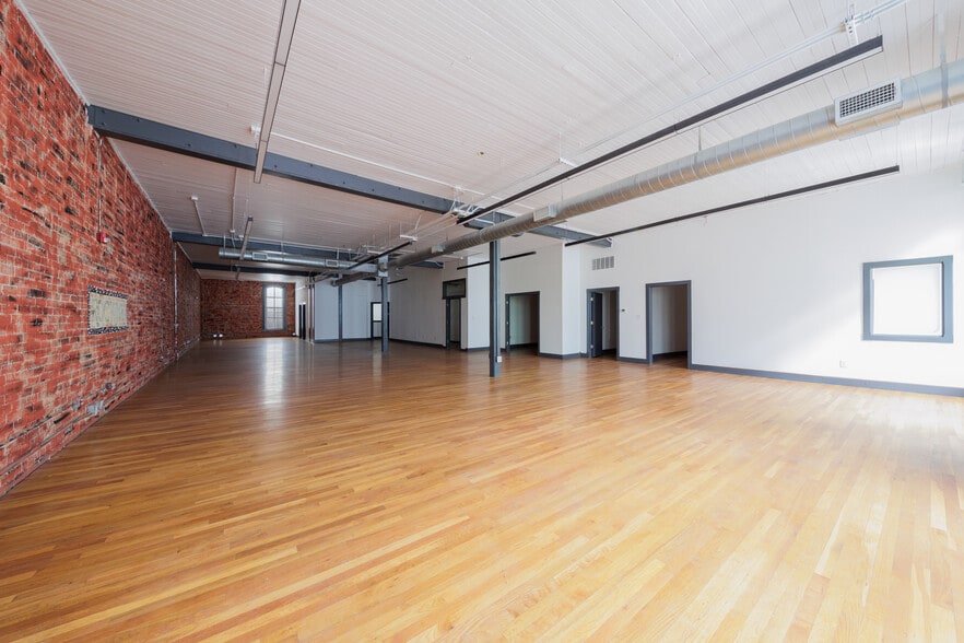More Photos Of 103-105 E 5th St, Austin Loft Creative Space For Lease