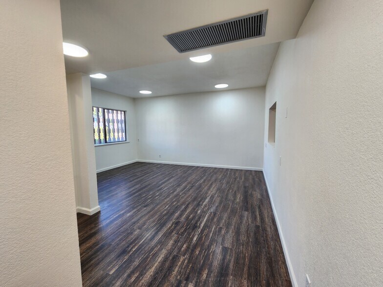 More Photos Of 3230 Waring Ct, Oceanside Medical For Sale
