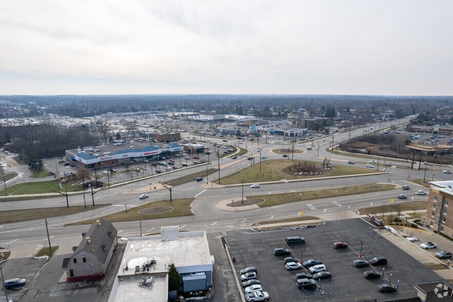 More Photos Of 33030 Northwestern Hwy, West Bloomfield Freestanding For Sale