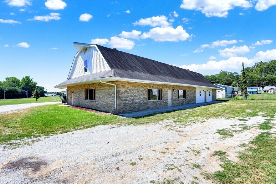 Primary Photo Of 575 W County Road 175 S, Connersville Showroom For Sale