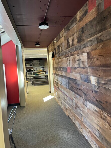 More Photos Of 219-223 Little Canada Rd E, Saint Paul Office For Lease