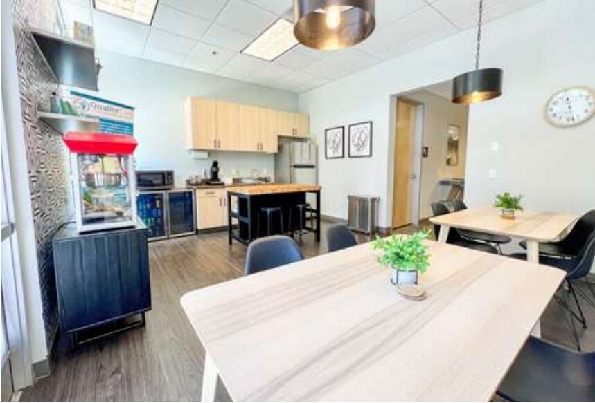 More Photos Of 2045 S Vineyard, Mesa Medical For Sale