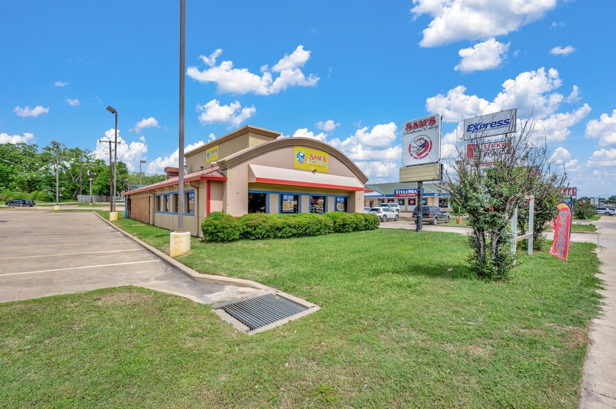 More Photos Of 214 S Timberland Dr, Lufkin Fast Food For Sale