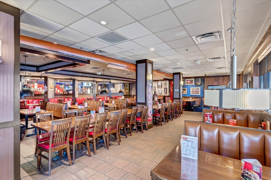 More Photos Of 2794 Parkway, Pigeon Forge Restaurant For Lease