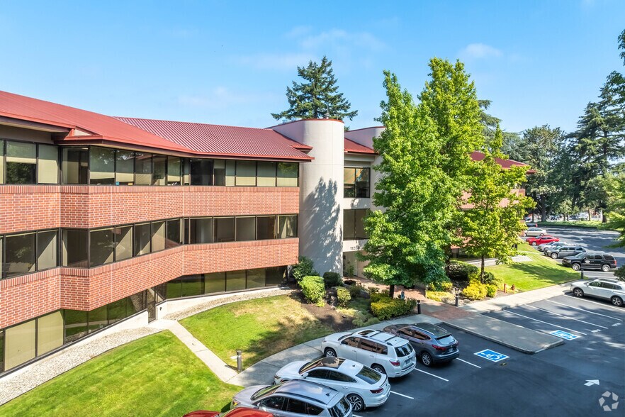 More Photos Of 11255 Kirkland Way NE, Kirkland Office For Sale